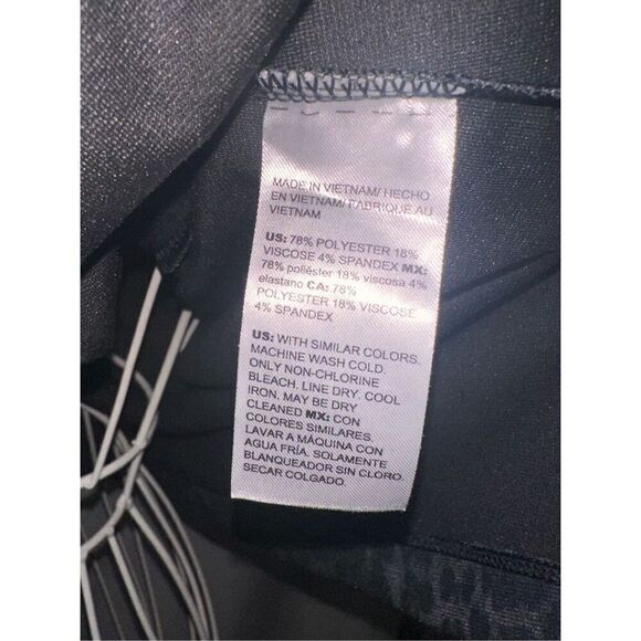 Great CONDITION STUNNING Chico’s Womens animal print tunic NWOT black Size 1 (US - Picture 7 of 11